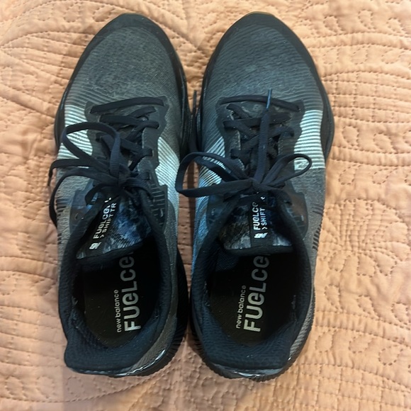 New Balance Fuel cell Running Shoes. Black Gray. Size11 . Like New. Barely Worn. - Picture 4 of 7